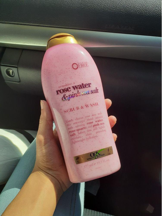 OGX Rosa sal de mar y agua de rosa suave exfoliante corporal